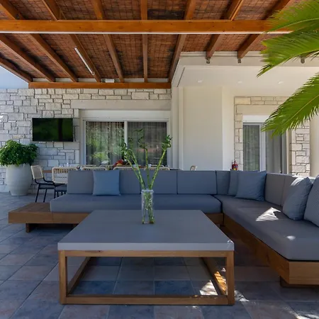 Villa Kipo Paradiso Stone Kirianna
