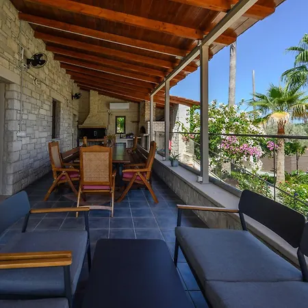Villa Kipo Paradiso Stone